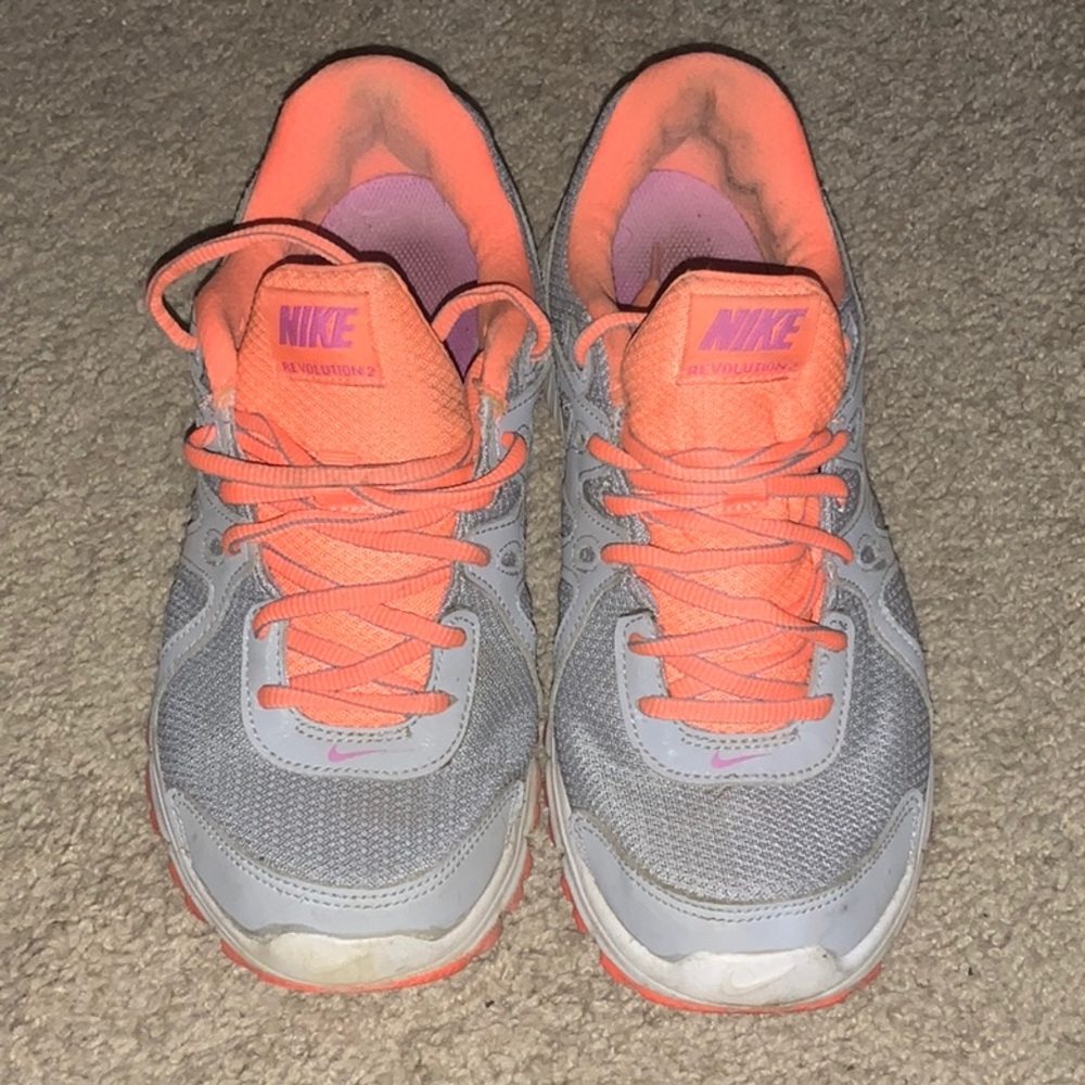 Nike Women’s Revolution 2